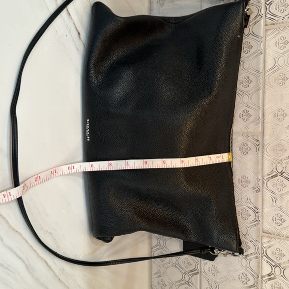 Coach 9 x 12 purse/laptop black soft pebbled leather - Picture 6 of 6